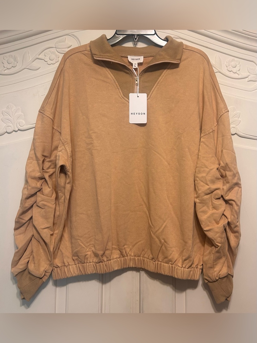 NWT Heyson Women's Camel Pullover with Ruched Sleeves
